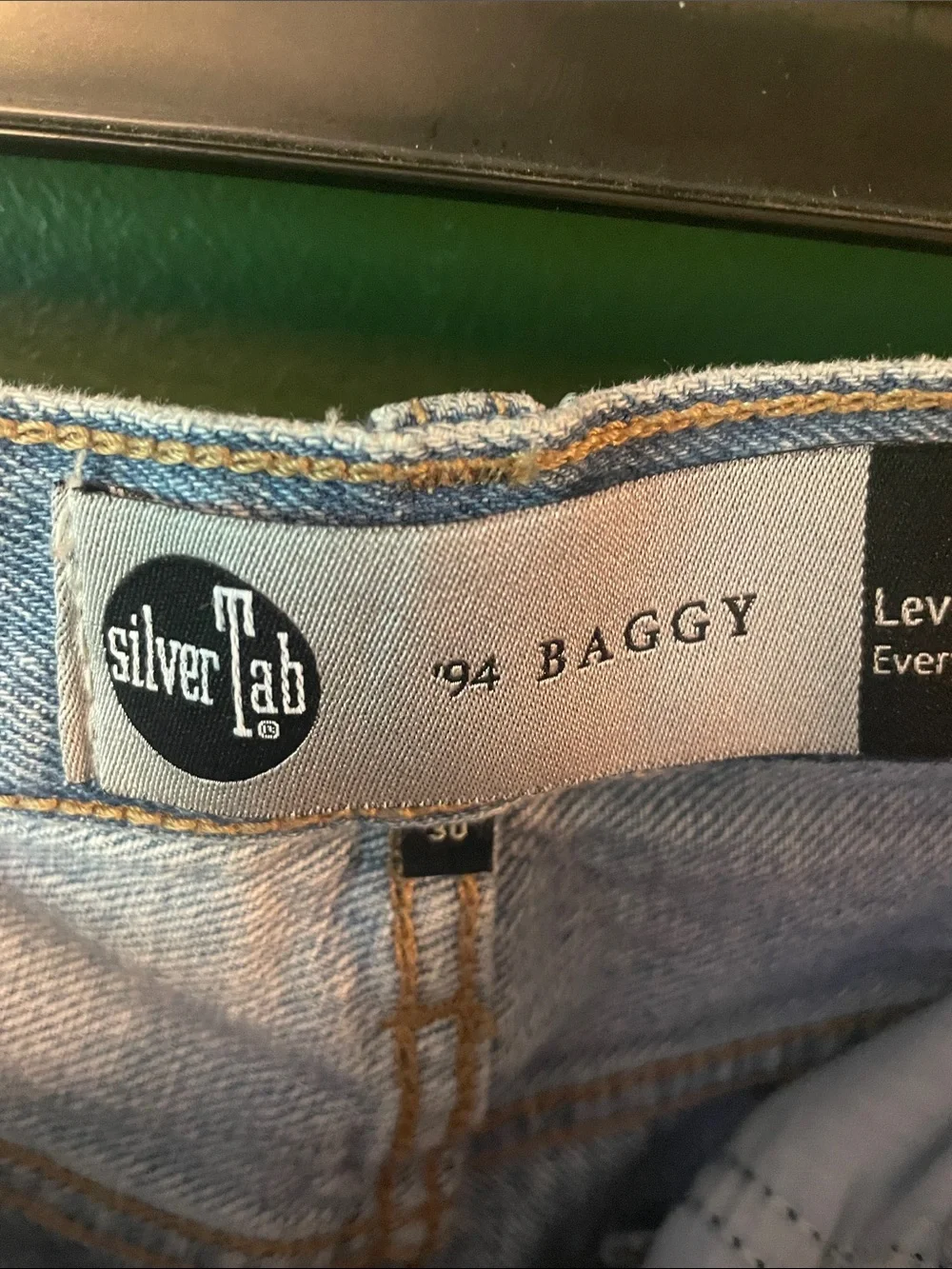 Levis Silver Tab 94’ Wide Leg Baggy Jeans Distressed Faded Jeans Size 30x31
